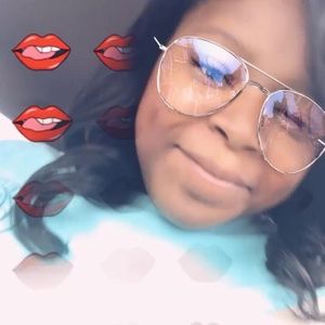 Meet your Posher, Valarie